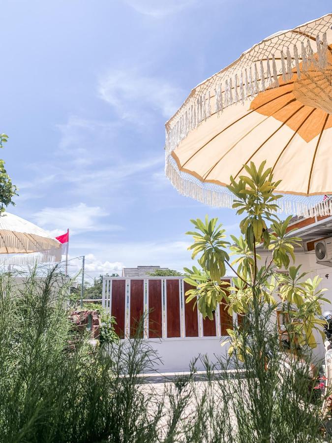 Tropical Paradiso Homestay Banyuwangi  Exterior photo