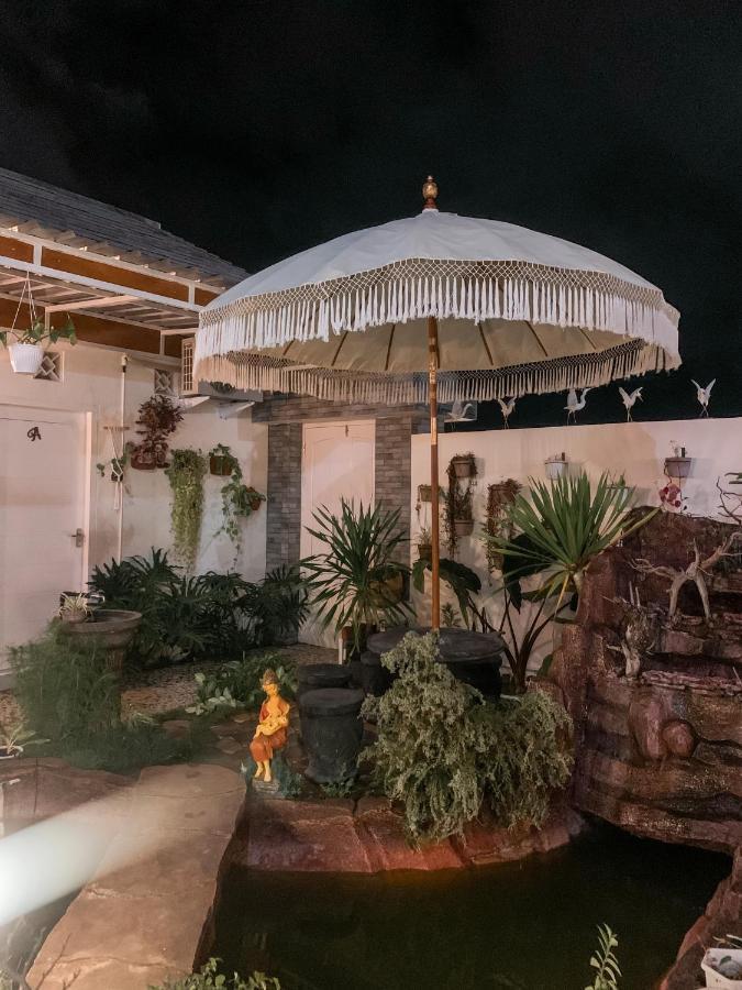Tropical Paradiso Homestay Banyuwangi  Exterior photo