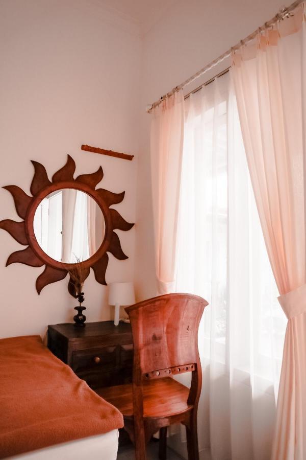Tropical Paradiso Homestay Banyuwangi  Exterior photo