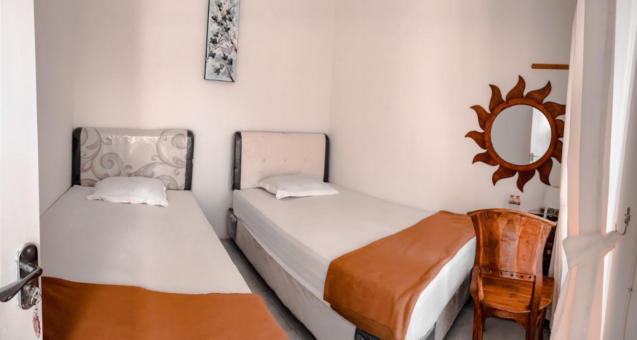 Tropical Paradiso Homestay Banyuwangi  Exterior photo
